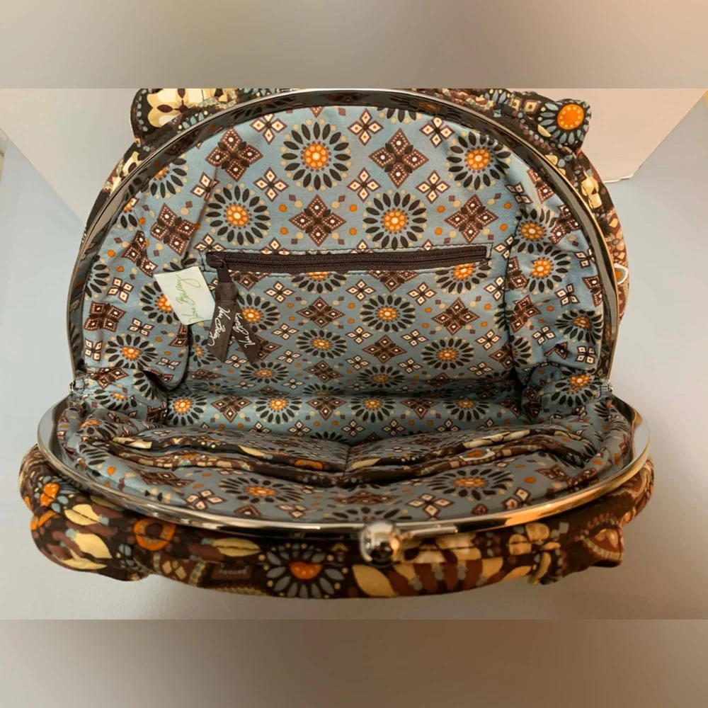 Vera Bradley Shoulder Bag with Retired Canyon Pattern and Kiss-Lock Closure - Picture 9 of 14